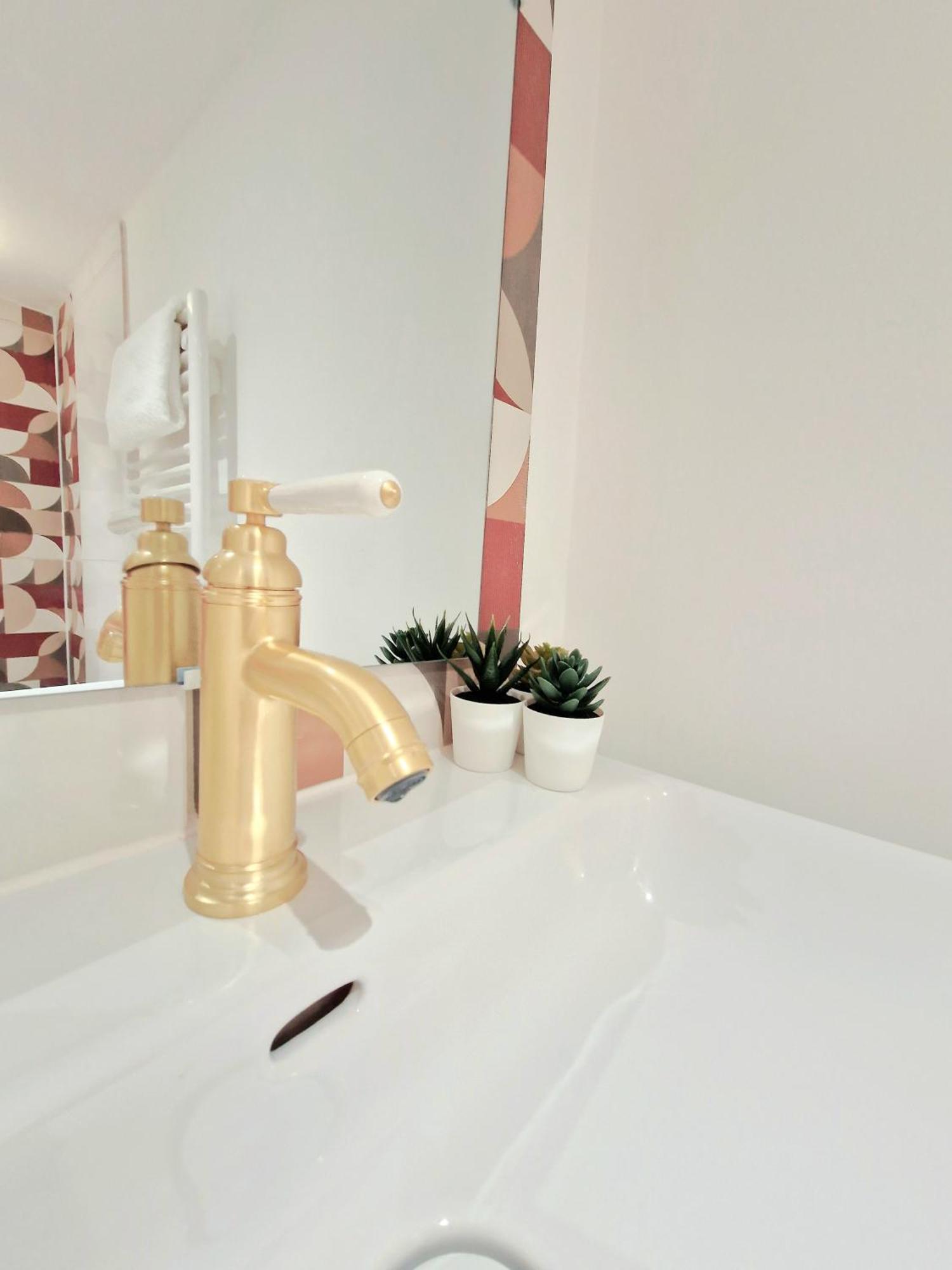 L'Elementaire, Appartement Chic Et Central Mulhouse Eksteriør bilde